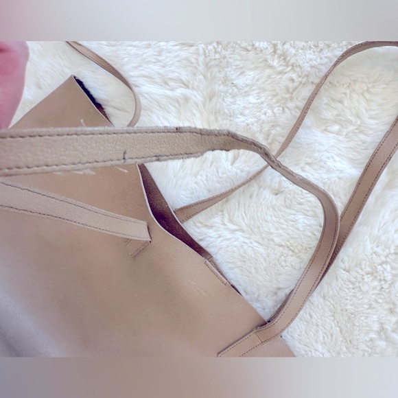 Authentic Saint Laurent East West Large Tote - Well Worn with Pouchette - Picture 12 of 14